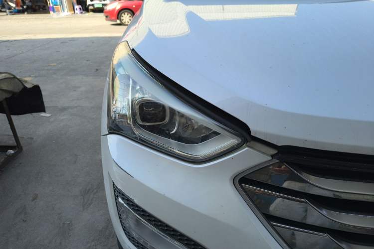 Used Hyundai Santa Fe 2015 2.0T Automatic Two-Wheel Drive Smart Version 5 Seats