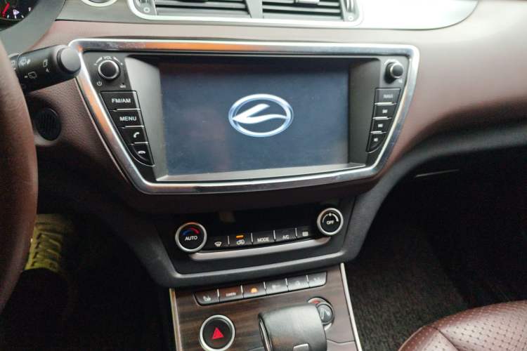 Used Land X7 2015 2.0T Panoramic Prestige Edition Audio And AC Panel