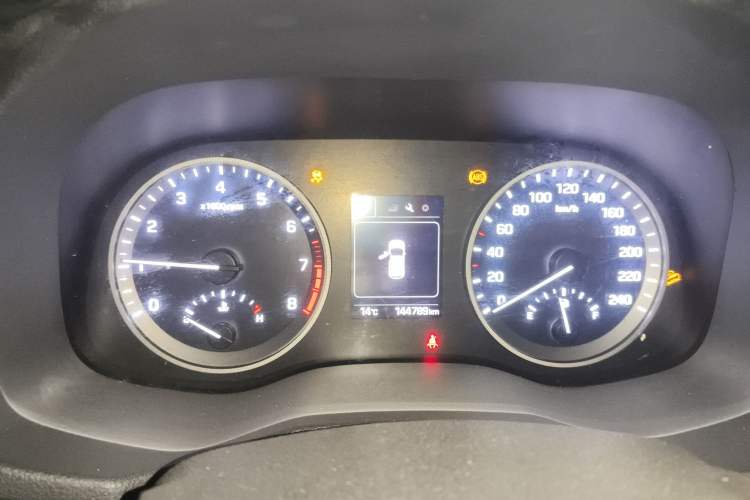 Used Hyundai Tucson 2015 1.6T Dual-Clutch Two-Wheel-Drive Smart Model Instrument Cluster