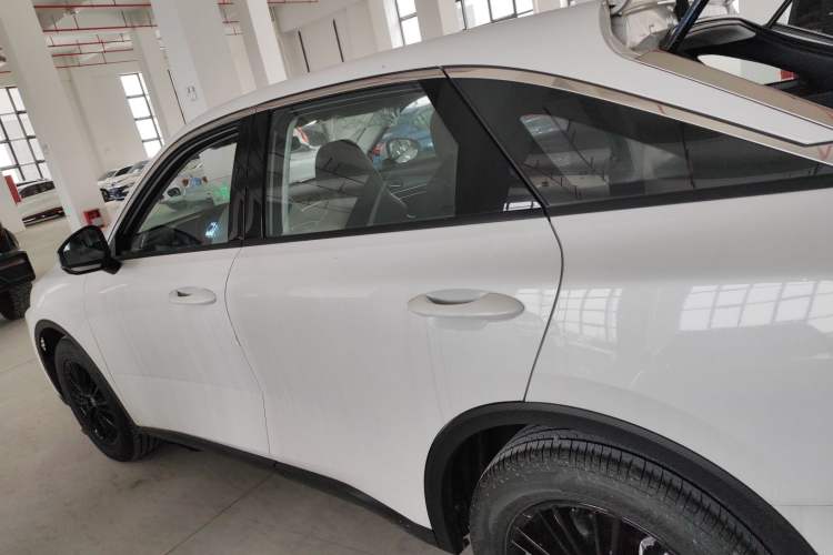 Used Venucia V 2023 260T Idol Edition Pro
