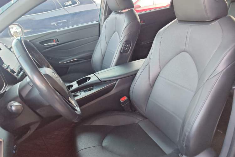 Used Toyota Avalon 2019 Dual-Engine 2.5L Luxury Edition China VI Standard
