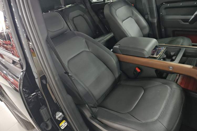 Used Land Rover Defender 2024 110 3.0T P400 X-DYNAMIC HSE
