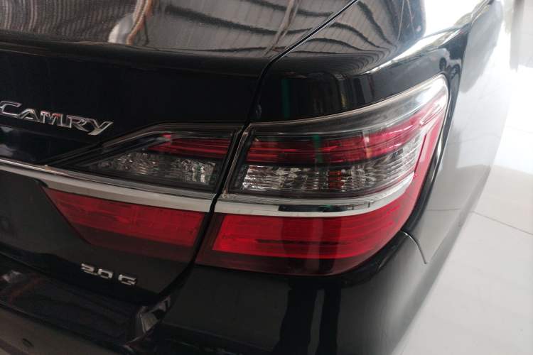 Used Toyota Camry 2016 2.0G 10th Anniversary Leading Edition
