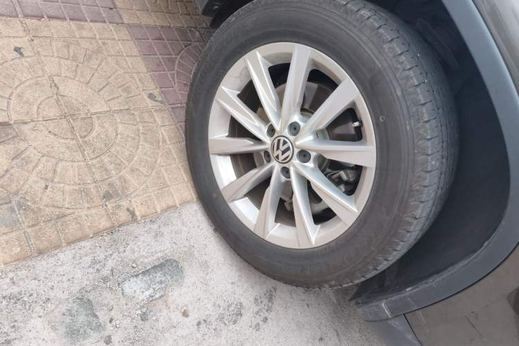 Used Volkswagen Tiguan 2016 280TSI Automatic Two-Wheel-Drive Silk Road Style Edition