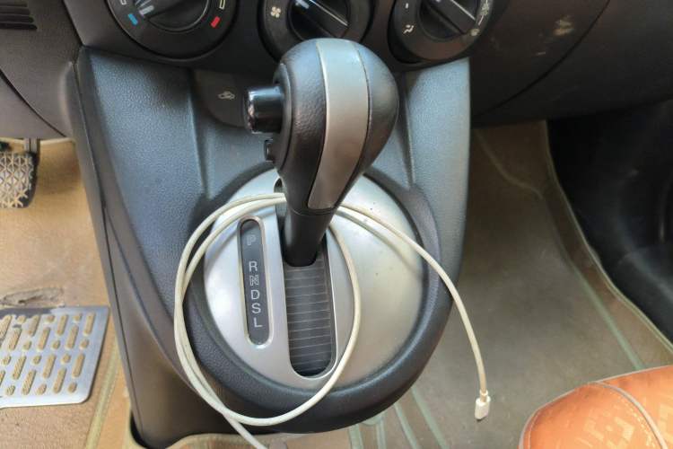 Used Mazda 2 2011 Xuan Dong 1.5L Automatic Luxury Edition