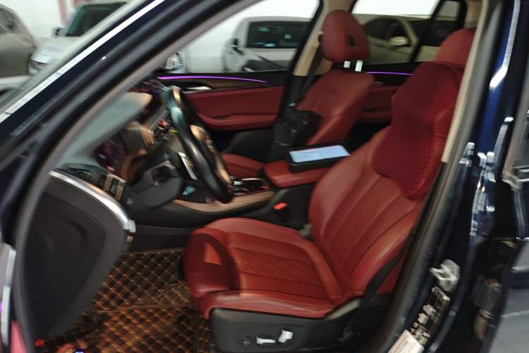 Used BMW X3 2022 Facelift xDrive30i Luxury Edition M Night Edition Package Left Front Seat