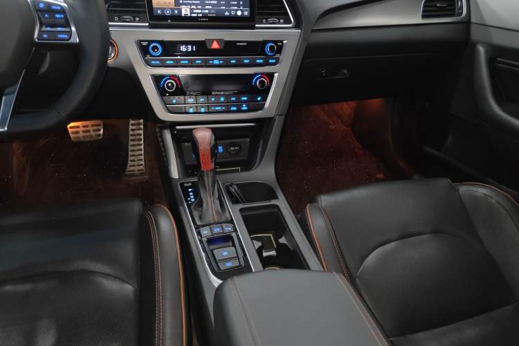 Used Hyundai Sonata 2015 1.6T DLX Prestige Model Gear Lever