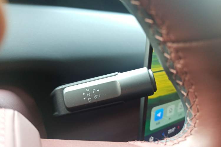 Used Hyptec HL 2025 700 Ultra Six-Seater All-Wheel-Drive LiDAR Version Gear Lever