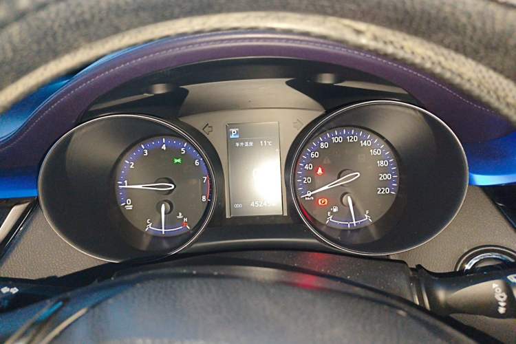 Used Toyota C-HR 2018 2.0L Leading with Sunroof China VI Standard Instrument Cluster