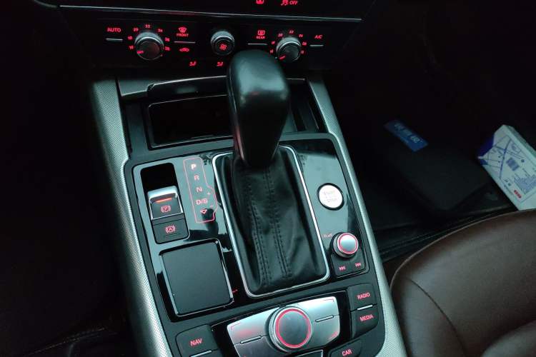 Used Audi A6L 2018 30th Anniversary Edition TFSI Trendy Model Gear Lever