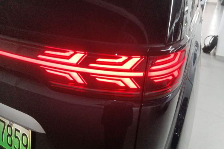 Used Denza D9 2022 DM-i 970 Four-Wheel Drive Flagship Model