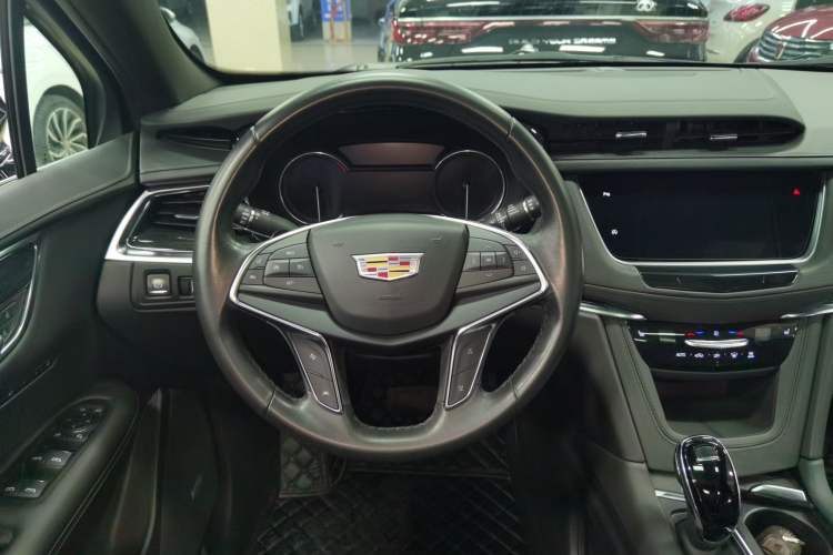 Used Cadillac XT5 2022 2.0T Two-Wheel Drive Luxury Version