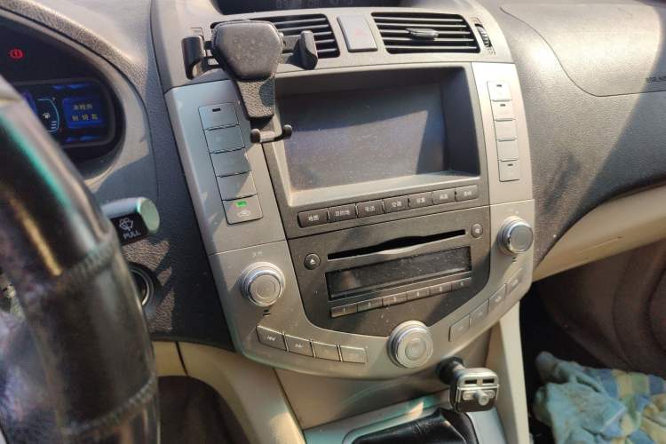 Used BYD S6 2012 2.0L Manual Luxury Version