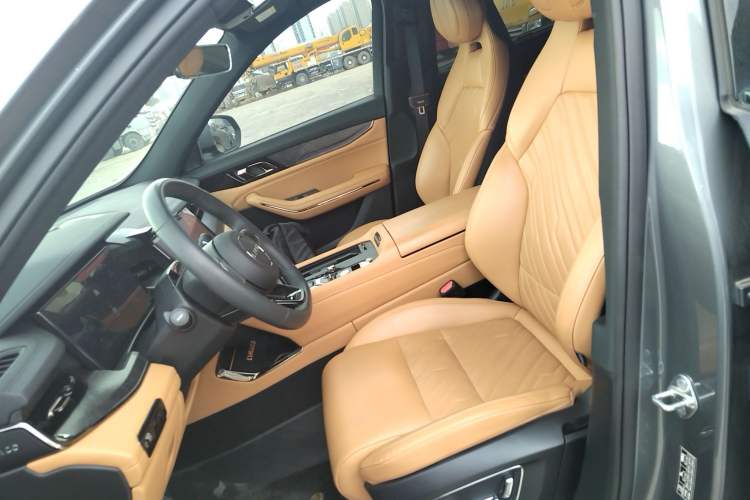 Used Lynk & Co 09 2021 2.0T Halo Six-Seater