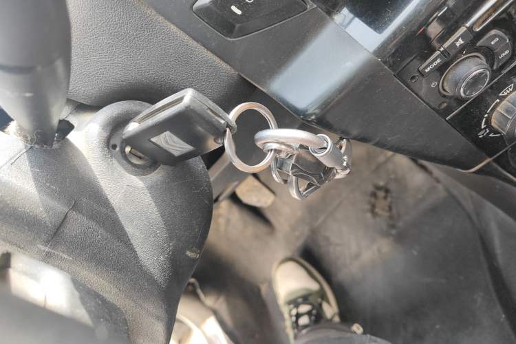 Used Citroen C-Quatre 2016 Classic Sedan 1.6L Manual CNG Vehicle Key