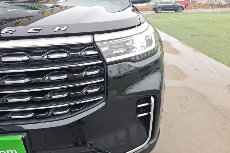 Used Ford Explorer 2024 2.3T EcoBoost Four-Wheel Drive Titanium Edition 7 Seats