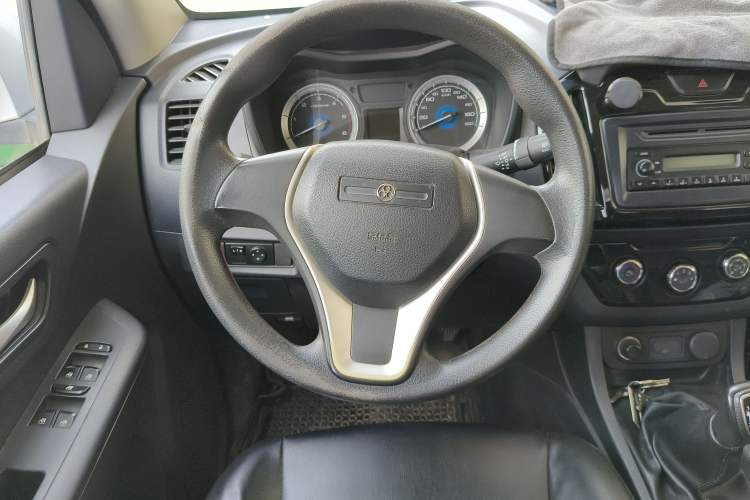 Used Isuzu JLM 2016 2.8T Two-Wheel Drive Luxury Version JE493ZLQ4CA
