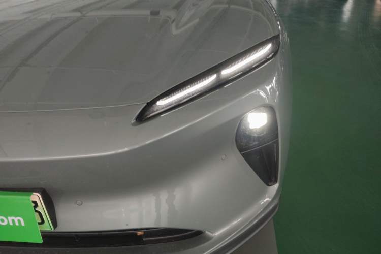 Used Nio ET5T 2023 75 kWh Touring Left Front Headlight