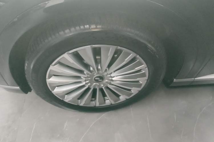 Used ONVO Luxeed L90 2025 Model—Ultra Six-Seater Version Left Front Wheel Hub