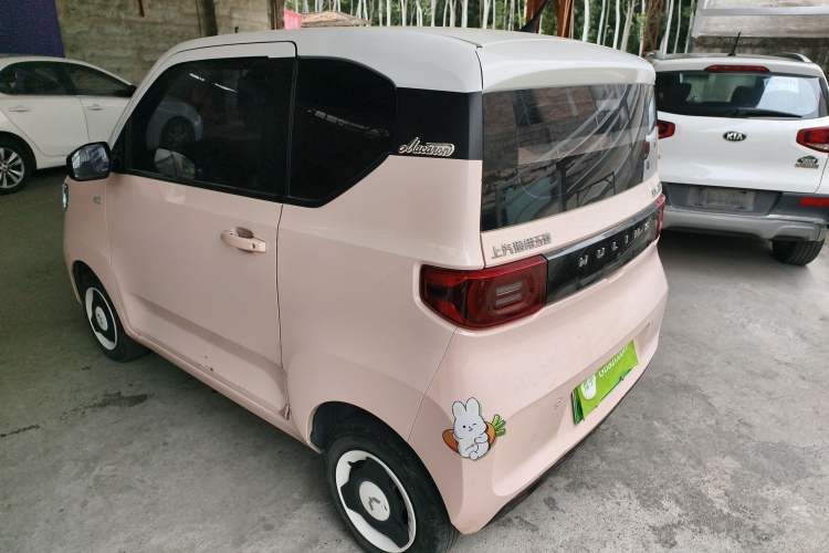 Red Wuling Подержанный Wuling Hongguang MINIEV 2021 0.0L Red 48900km AT 4 Seats на ...