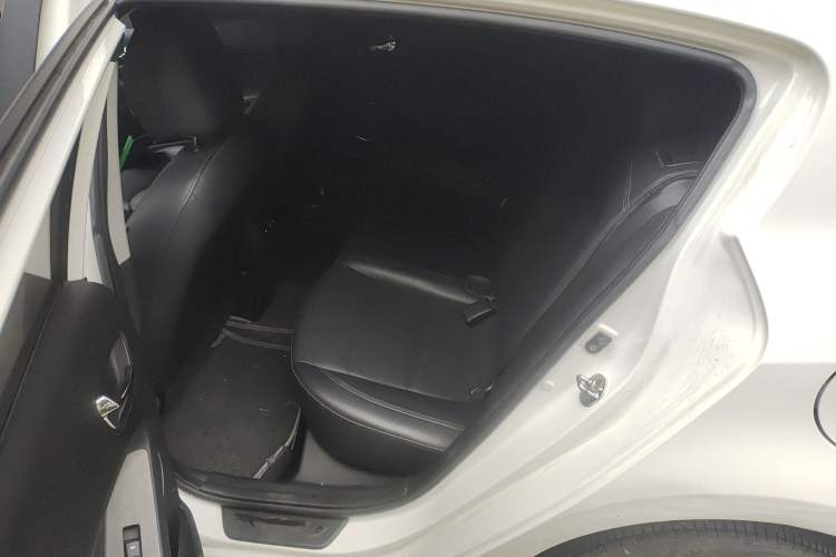 Used Kia K3S 2014 1.6L Automatic DLX Interior 4