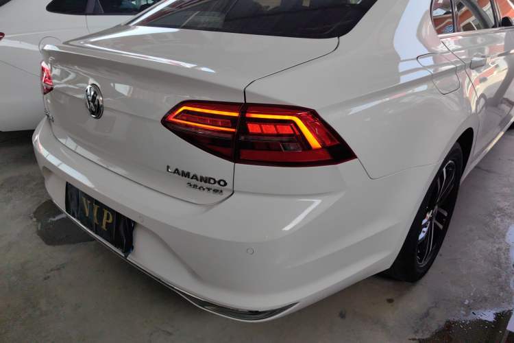 Used Volkswagen Lamando 2019 280TSI DSG Comfort Edition China V Standard Right Rear Taillight