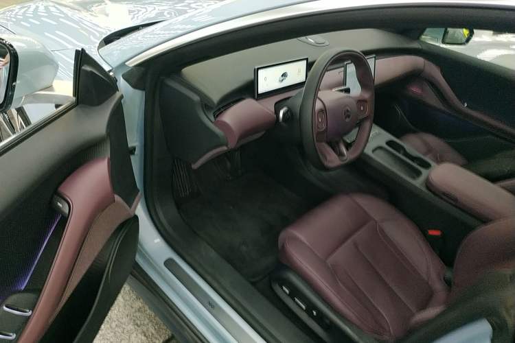 Used Nio ET5T 2024 75kWh Touring Left Front Seat