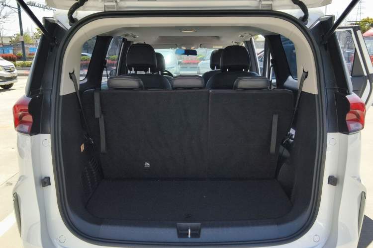 Used SAIC MAXUS G50 2023 PLUS 1.5T Happiness-Recommended Automatic Start Edition Trunk