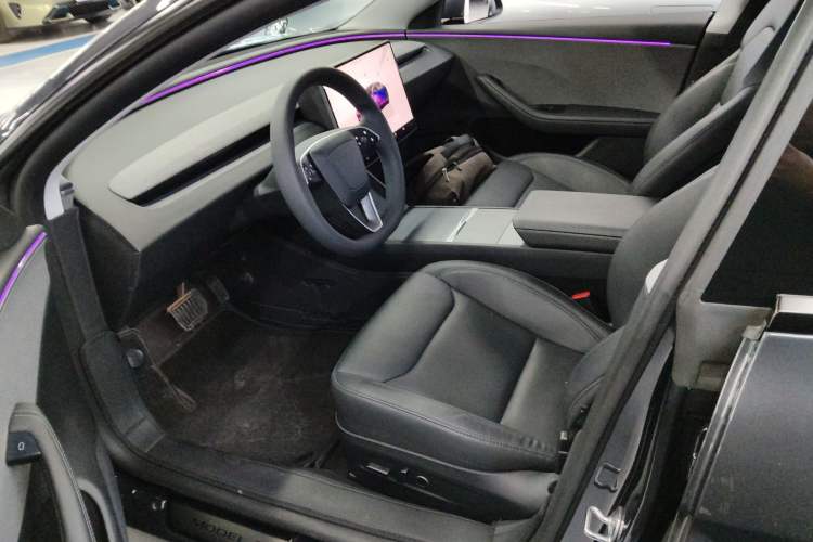 Used Tesla Model 3 2025 Rear-Wheel-Drive Version
