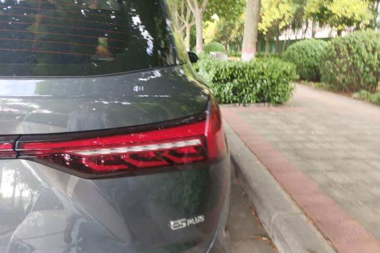 Used Landian E5 PLUS 2026 Model 165km Long-Range First-Adoption Version Ultra 7-seater

