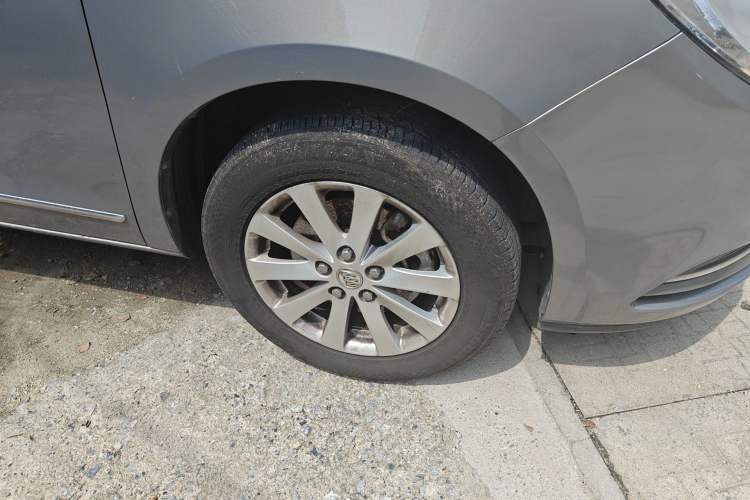 Used Buick GL8 2018 28T Prestige Version China VI Standard Right Front Wheel Hub