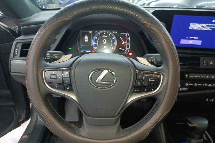 Used Lexus ES 2023 200 Excellence Edition