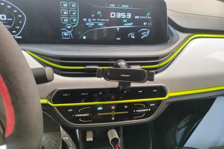 Used CHANGAN OSHAN Benni E-Star 2020 Heartbeat Edition NMC Lithium Audio And AC Panel