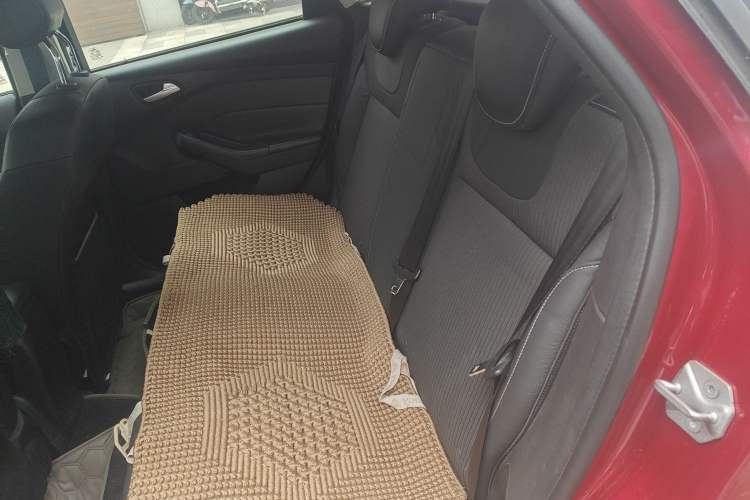 Used Ford Focus 2012 Hatchback 1.6L Automatic Fashion Edition
