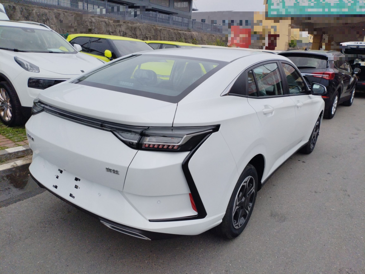 Dongfeng Aeolus Yixuan 2025 1.5L Automatic Luxury Version - Luxury — снимка 6