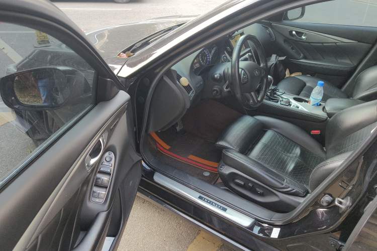 Used Infiniti Q50 2014 3.7L Luxury Sport Edition