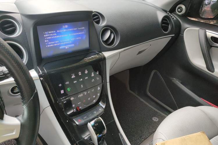 Used Luxgen Great 7 SUV 2014 2.2T Two-Wheel-Drive Smart Version