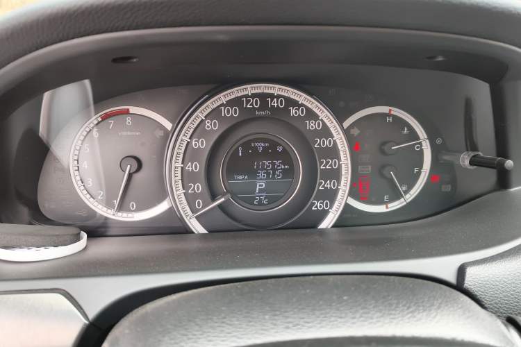 Used Honda Accord 2015 2.0L LX Comfort Edition Odometer Close Up