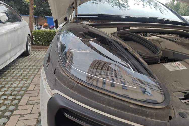 Used Porsche Macan 2024 Macan 2.0T Right Front Headlight