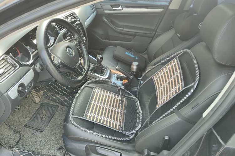 Used Volkswagen Sagitar 2017 1.6L Manual Comfort Model
