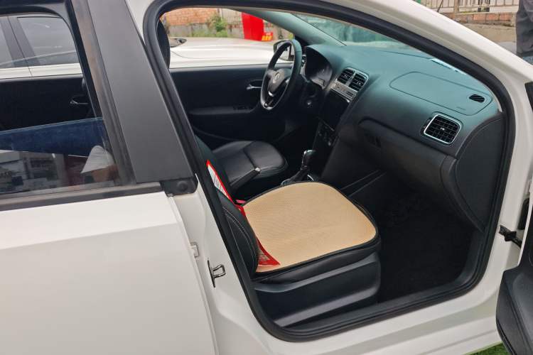 Used Volkswagen Polo 2018 1.5L Automatic Enjoyment Model
