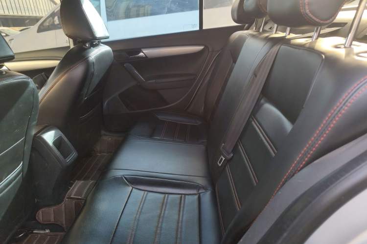 Used Volkswagen Lavida 2013 1.6L Automatic Fashion Edition
