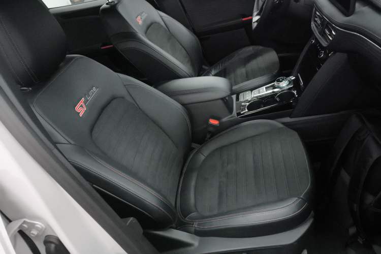 Used Ford Escape 2024 EcoBoost 245 Four-Wheel Drive ST-Line Pro Trim
