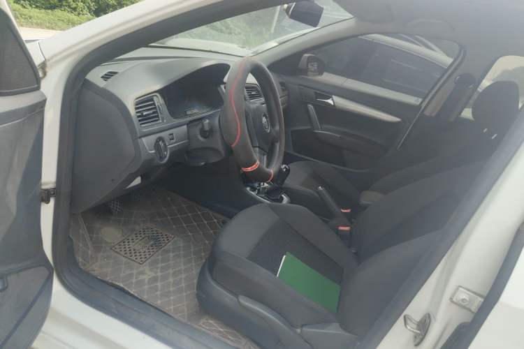 Used Volkswagen Lavida 2013 1.6L Manual Fashion Edition
