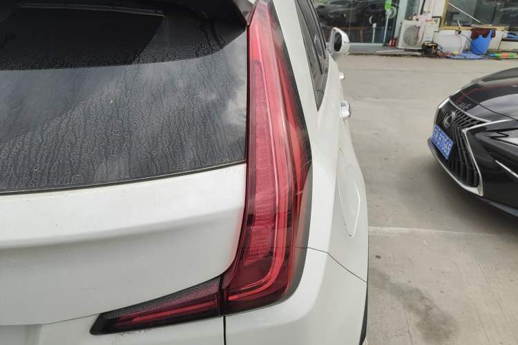 Used Cadillac XT4 2020 28T Two-Wheel-Drive Leading Version Exterior 3