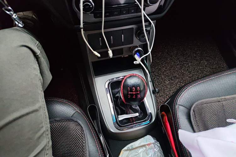 Used Geely Auto Classic Emgrand 2013 Hatchback 1.5L Manual Elite Model Gear Lever