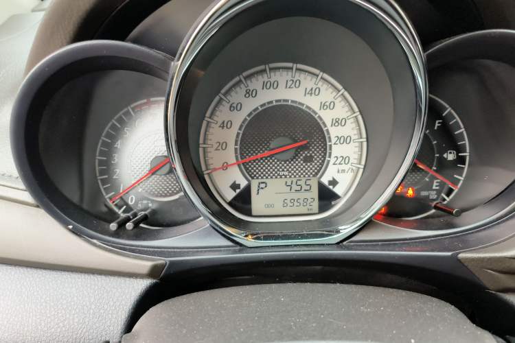 Used Toyota YARiS L Zhi Xuan 2015 1.5G Automatic Xuan Dong Sunroof Special Edition Instrument Cluster
