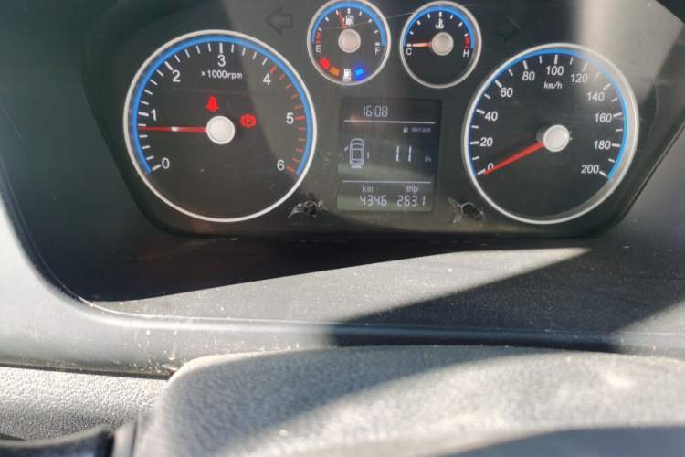 Used Foton Toano 2024 Tuyano Pro Multi-Function 2.0T Manual Rear-Drive Long Wheelbase Mid-Roof Design Single Rear Tire—Available in 5/6/7/9-Seater Configurations Odometer Close Up