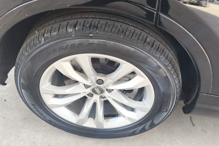 Used Audi Q7 2018 40 TFSI Comfort Model Exterior 5