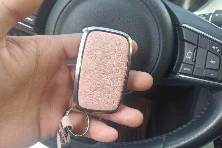 Used Jaguar F-PACE 2016 2.0T Two-Wheel-Drive R-Sport Sport Edition Vehicle Key